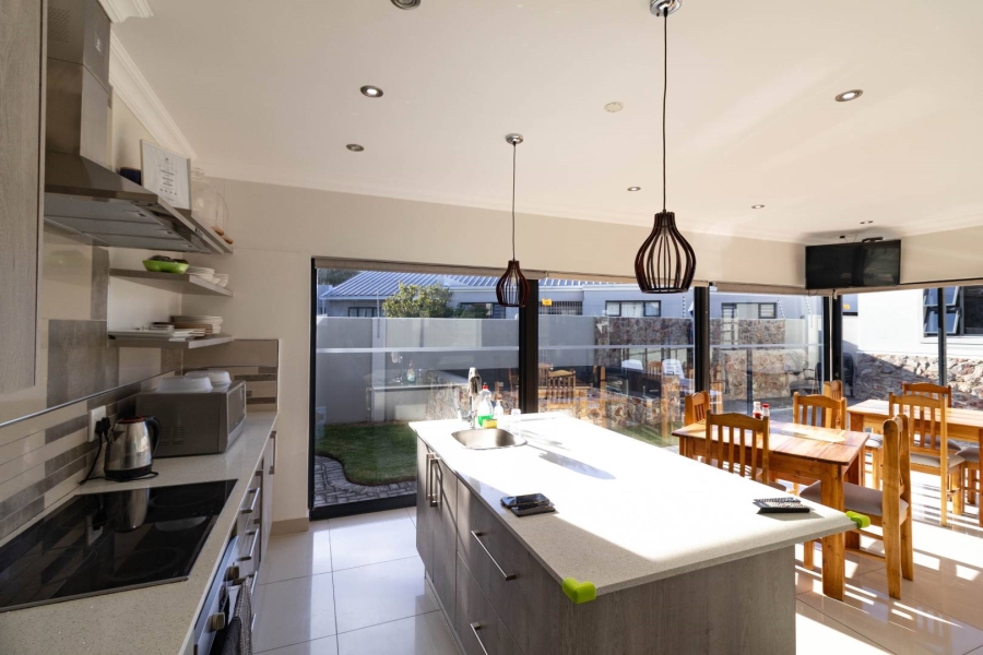 7 Bedroom Property for Sale in Sandbaai Western Cape